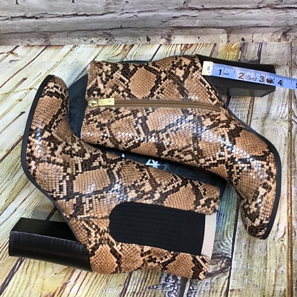 Kenneth Cole Women’s Snake Print Block Heel Ankle Justin Booties Boots Size 7M - Picture 5 of 8